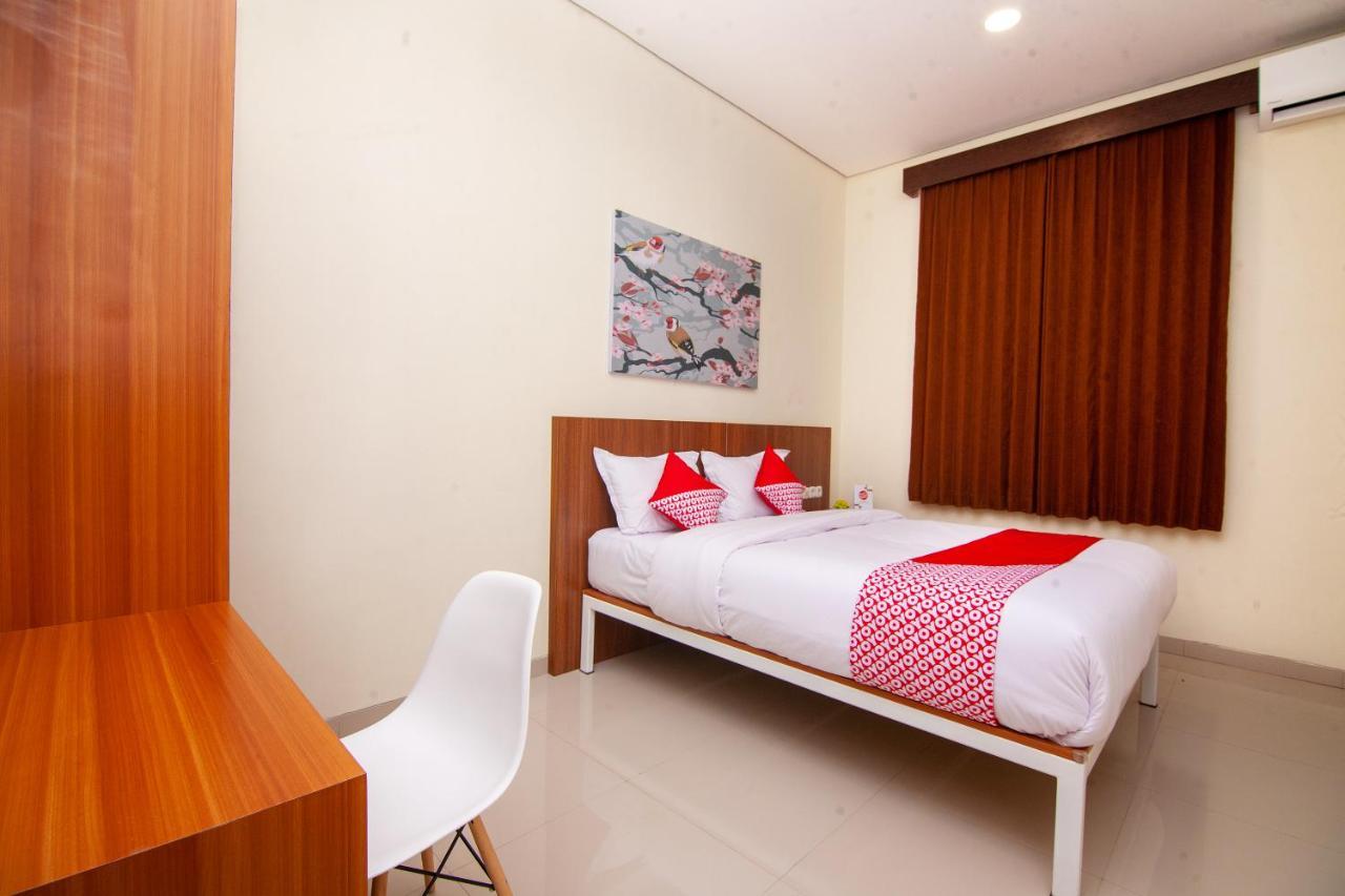 Oyo 2816 Privato Suite Kembaran Exterior photo