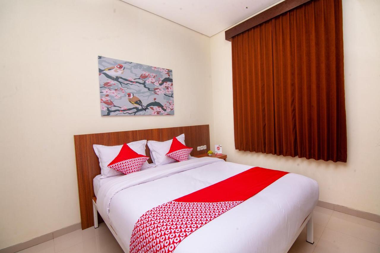 Oyo 2816 Privato Suite Kembaran Exterior photo