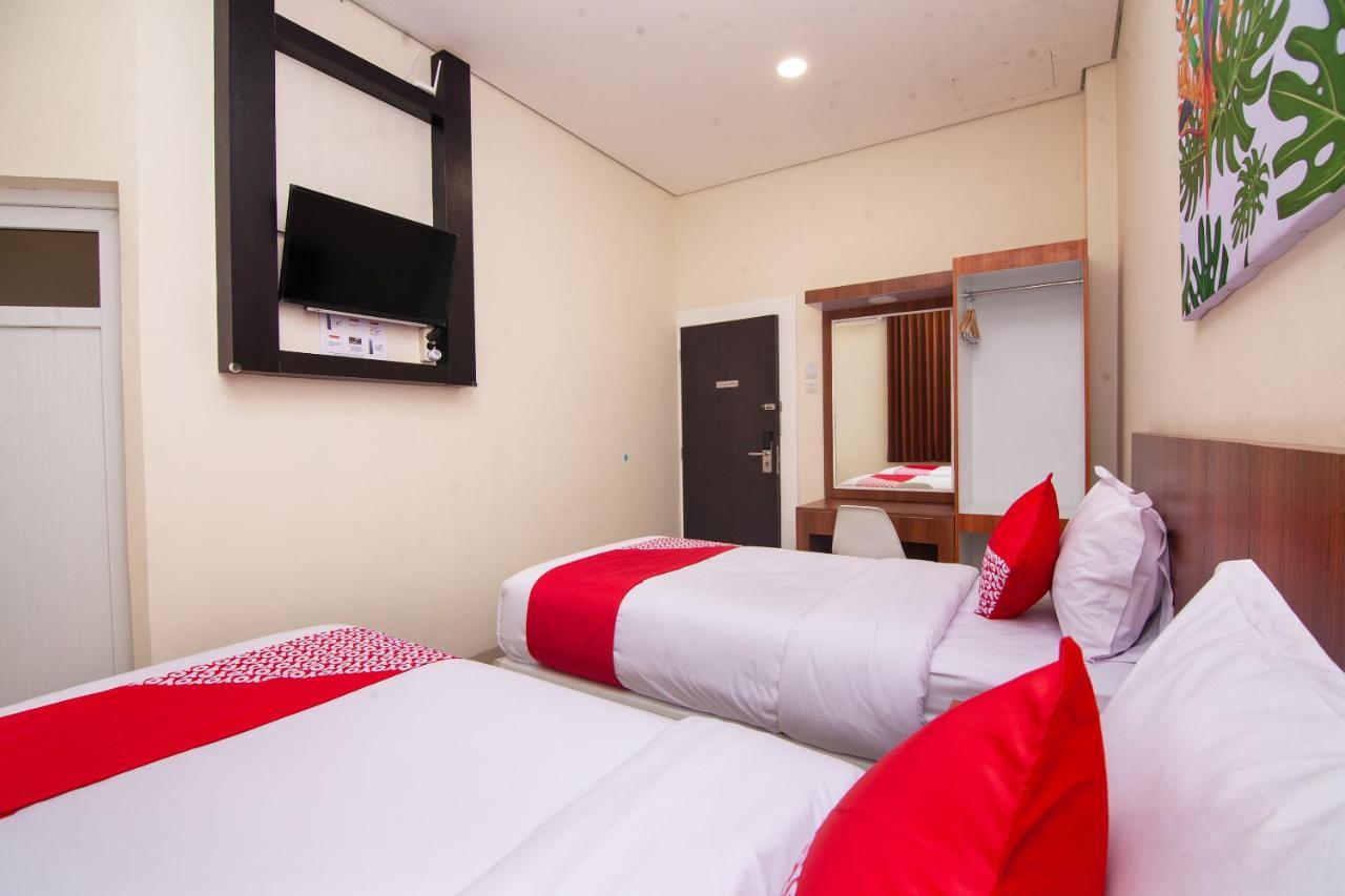 Oyo 2816 Privato Suite Kembaran Exterior photo