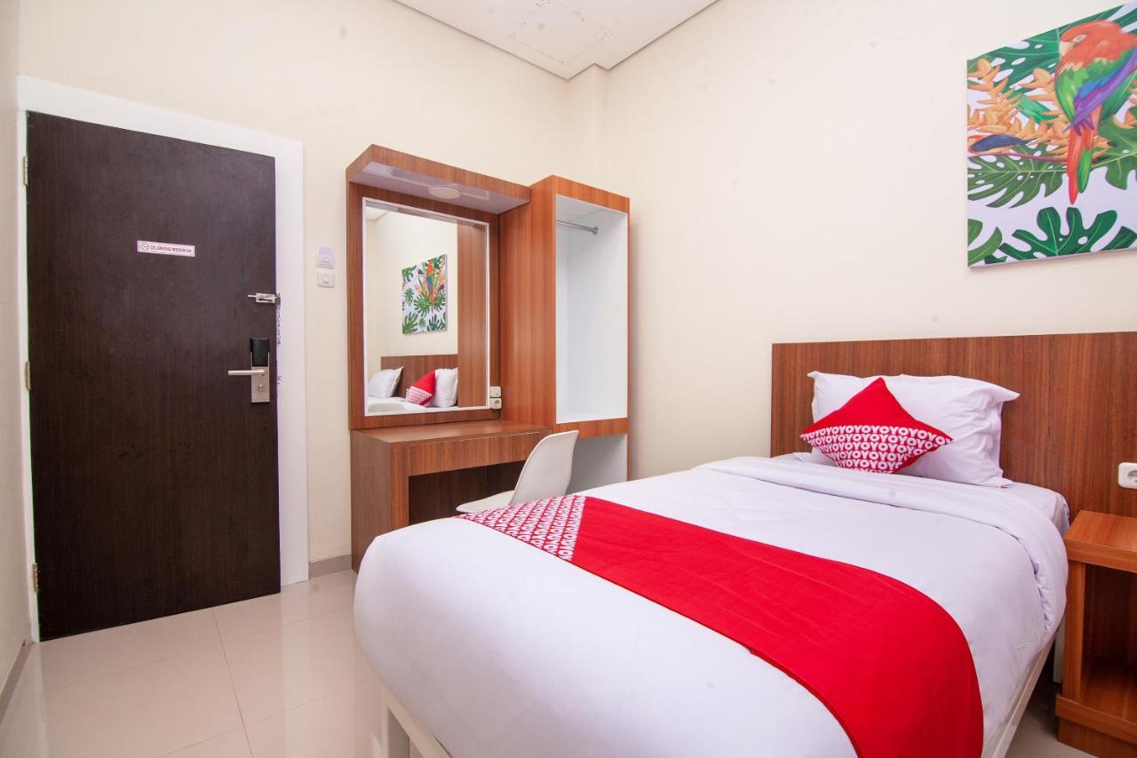 Oyo 2816 Privato Suite Kembaran Exterior photo