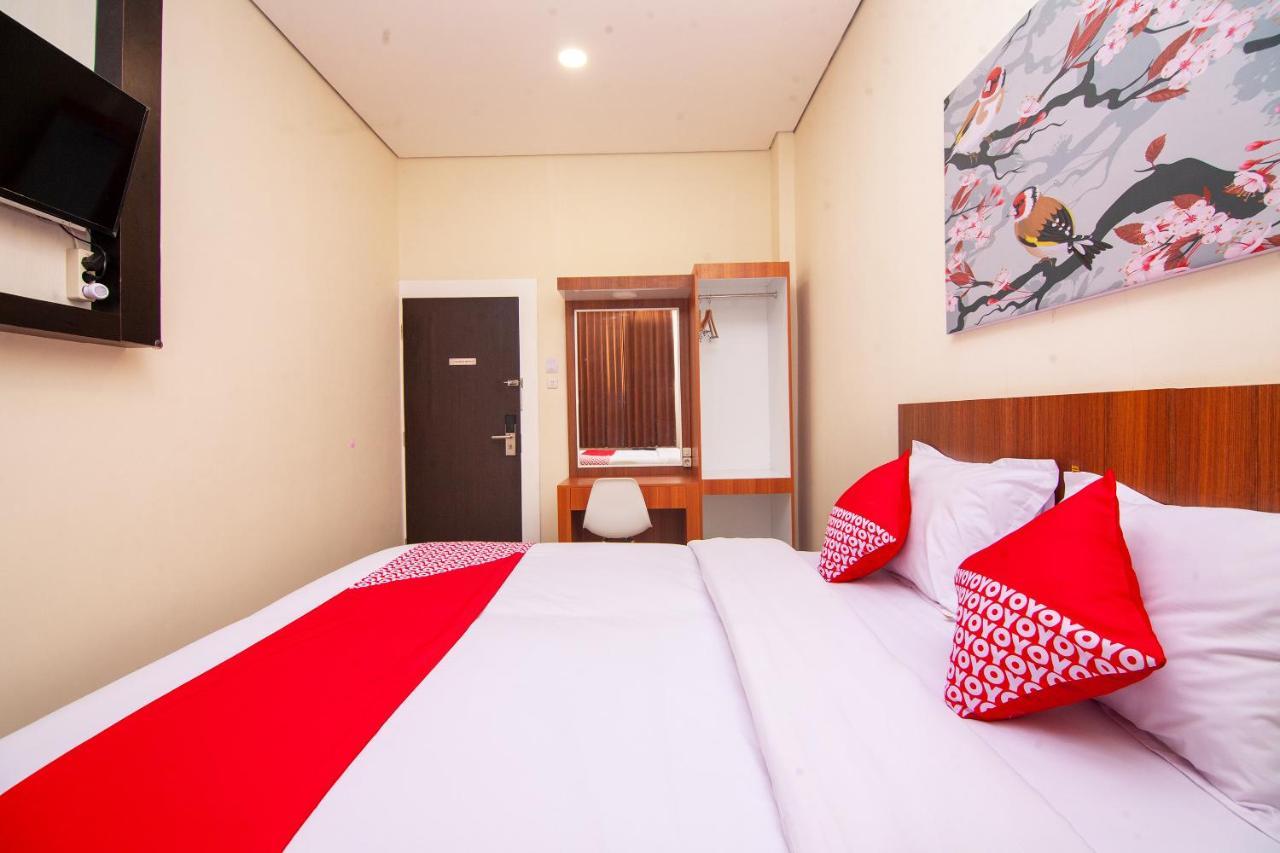 Oyo 2816 Privato Suite Kembaran Exterior photo