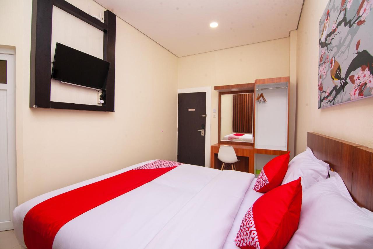 Oyo 2816 Privato Suite Kembaran Exterior photo