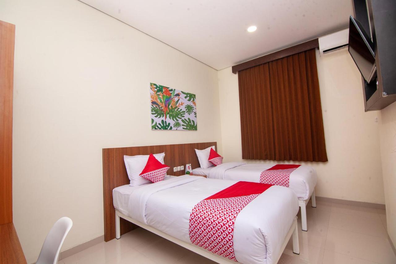Oyo 2816 Privato Suite Kembaran Exterior photo